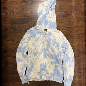 blue & white tie-dye jacket from Chic 2 Chic (got at Denny’s Clothing Store)